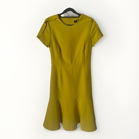 Banana Republic Flounce Dress Yellow SIZE 4 Fit And Flare - Picture 2 of 8